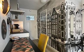 Quiet Luxury Studio, 11 Minutes From Amsterdam Central Station